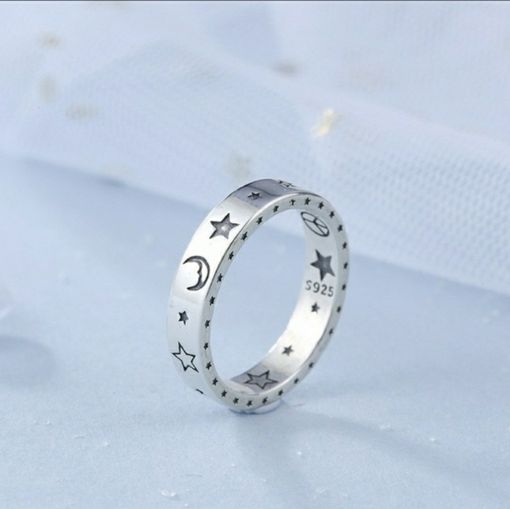 Silver ring - Picture 2 of 2